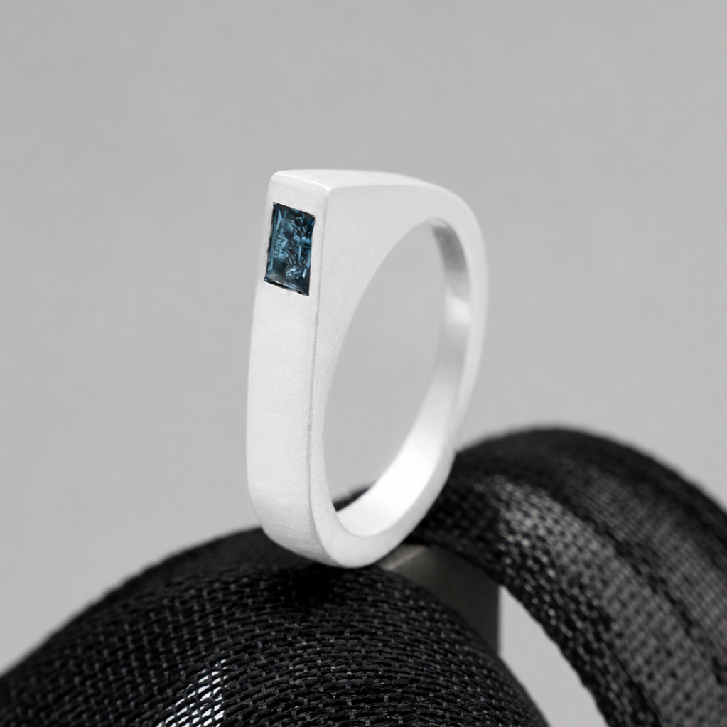London Topaz Taşlı Asimetrik Yüzük