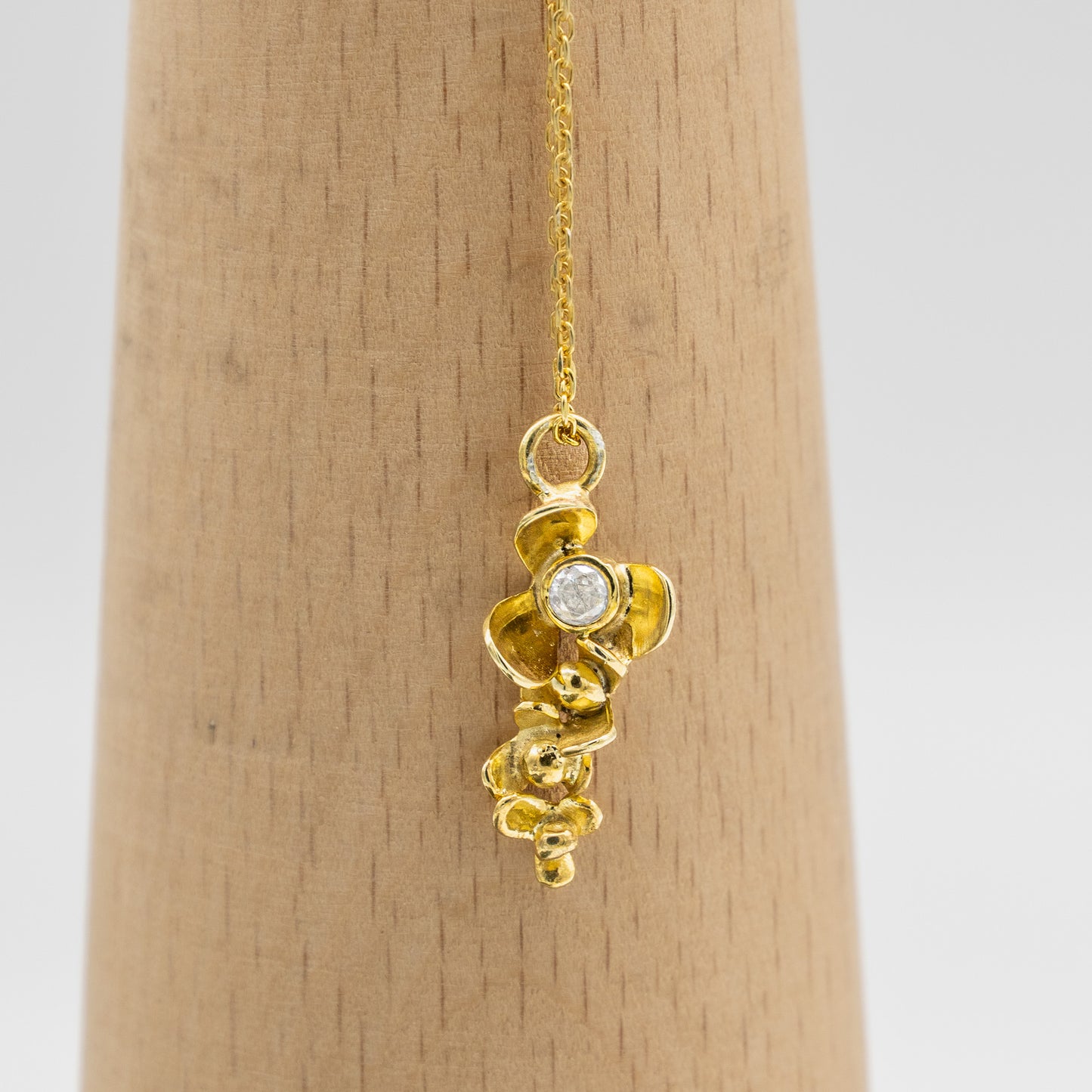 Minimalist Flower Necklace