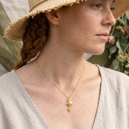 Minimalist Flower Necklace